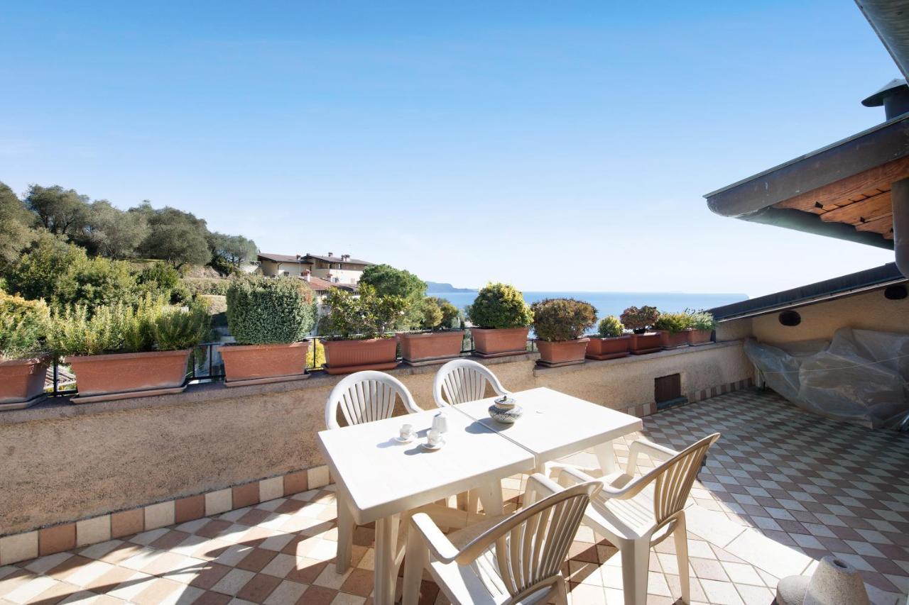 Lake View Apartment Gardone Riviera Exteriör bild
