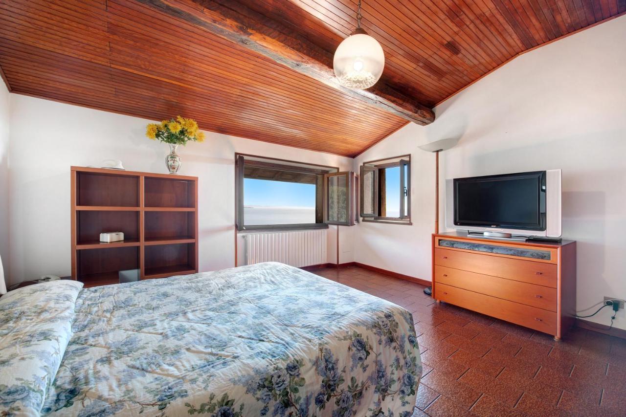 Lake View Apartment Gardone Riviera Exteriör bild